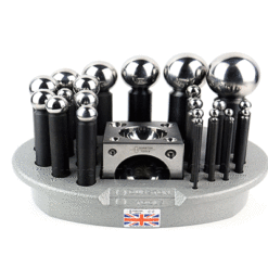 Punzensatz mit W&uuml;rfelanke